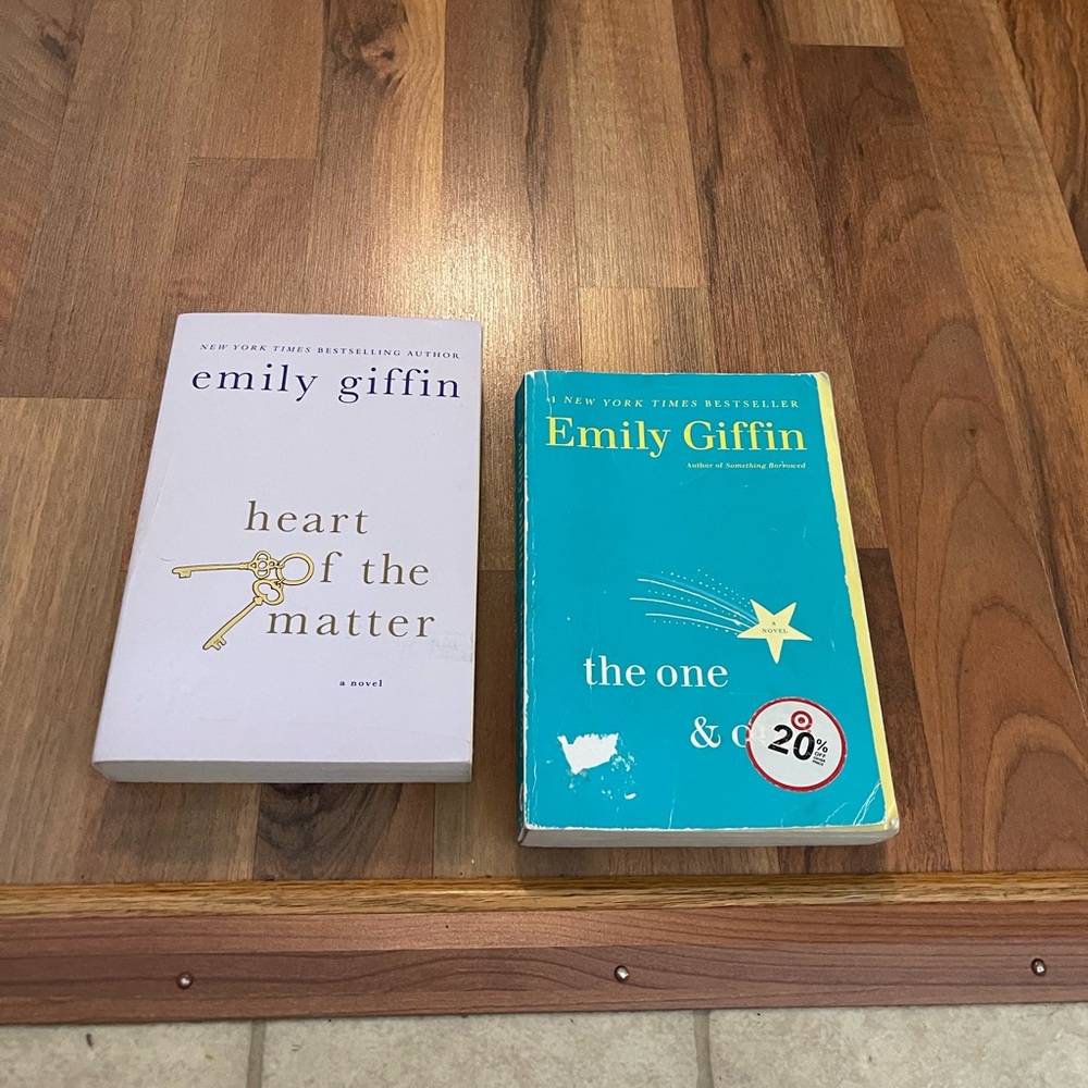 Emily Giffin Book Set
